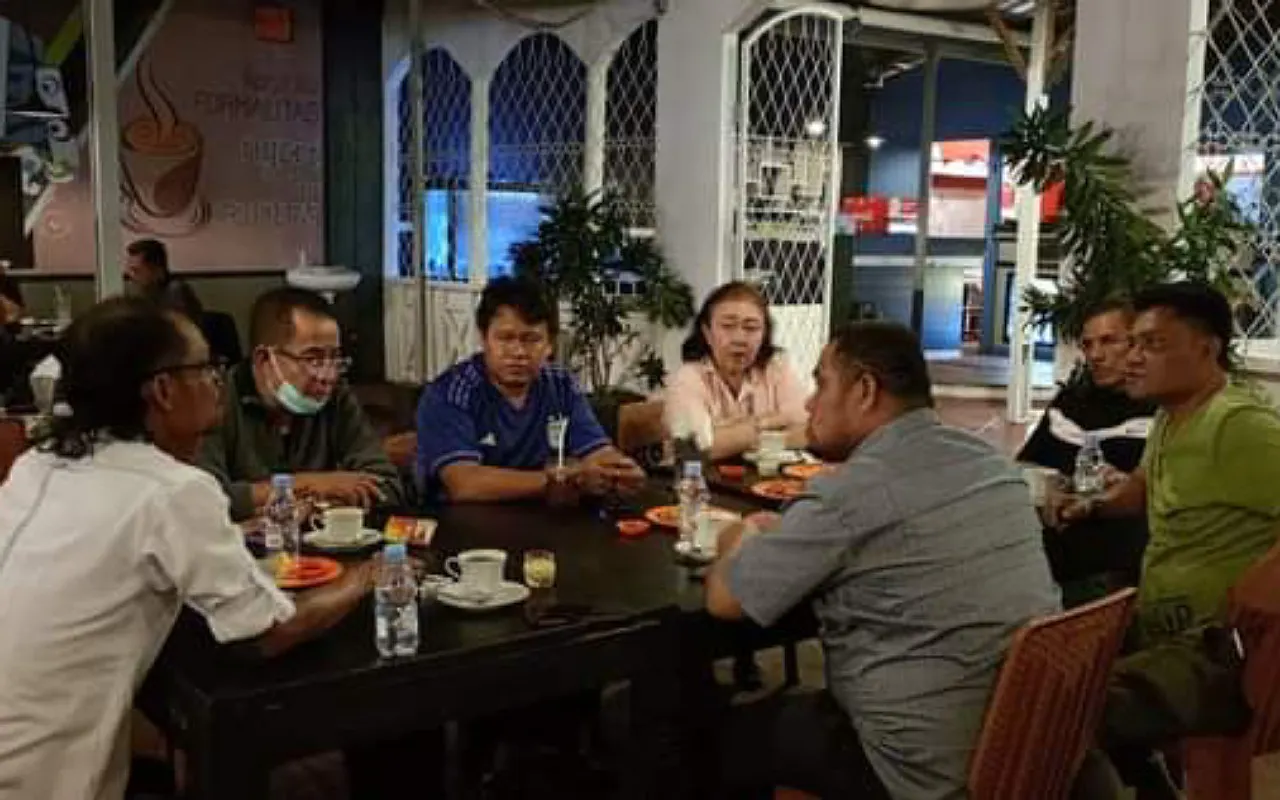 Ketua STAI Babussalam Sula Provinsi Maluku Utara Bertemu dengan Enam Anggota DPRD Provinsi Malut asal Kabupaten Kepulauan Sula
