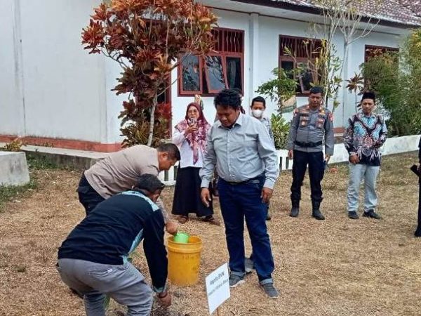 Hijaukan Kampus, Kepala BNN Maluku Utara Tanam Pohon Usai Beri Kuliah Tamu